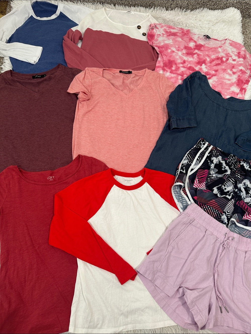 🦊 Bundle of 10 Woman’s Clothing Size Small